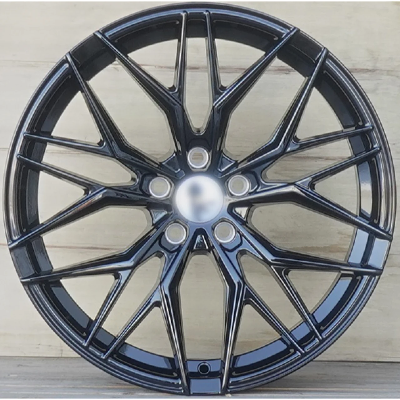 RATLANKIAI AMZ 19X8.5 5/114.3 ET35 H3235F B 73,1 (N2E6) – tootefoto
