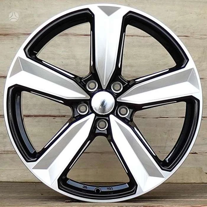 RATLANKIAI AMZ 18X8 5/112 ET35 REW017-8 BMFMSFW 66,5 – tootefoto